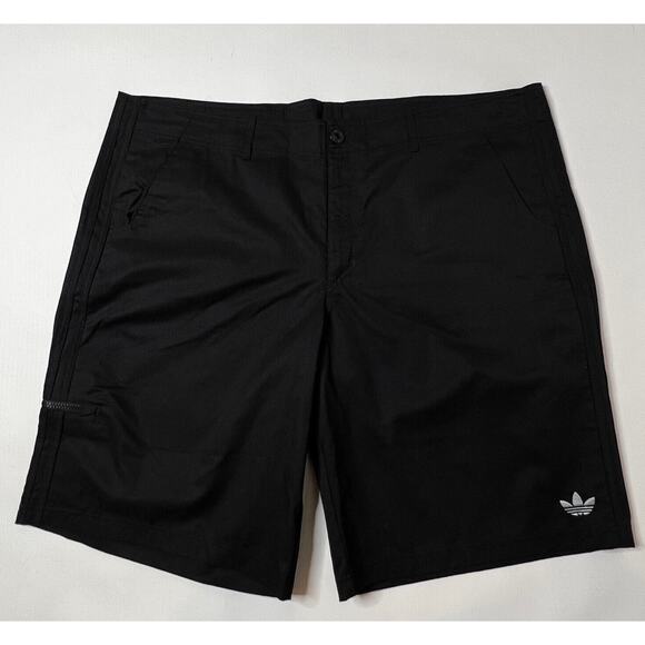 Adidas NWT Men's 3 Stripe Golf Shorts Black on Black size 2XL side zip pocket - Picture 1 of 16